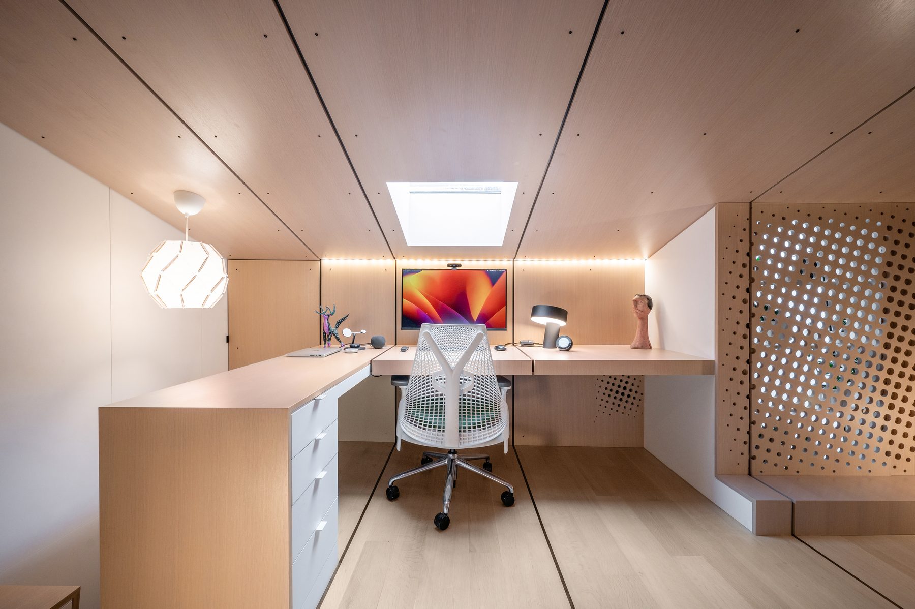 An attic room built like joinery